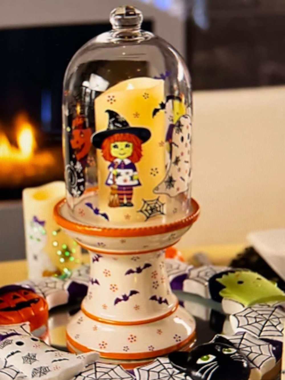 Temptations boofetti Halloween Cloche Candle Holder with characters